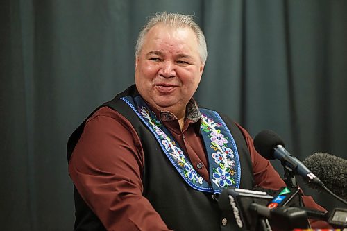 MIKE DEAL / WINNIPEG FREE PRESS
MMF president David Chartrand announced the launch of the Metis First Time Home Purchase Program at the MMF Head Office Friday morning.
190215 - Friday, February 15, 2019.