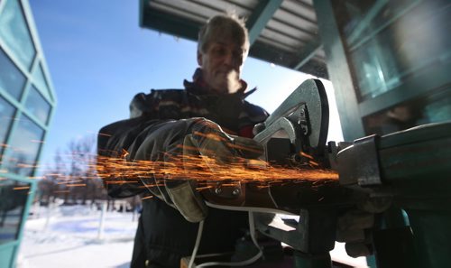 TREVOR HAGAN/ WINNIPEG PRESS
Mike Masyoluk estimates that he sharpens between 20-50 pairs of skates from the 250 or so that are available for rent at The Forks, Sunday, February 17, 2019.