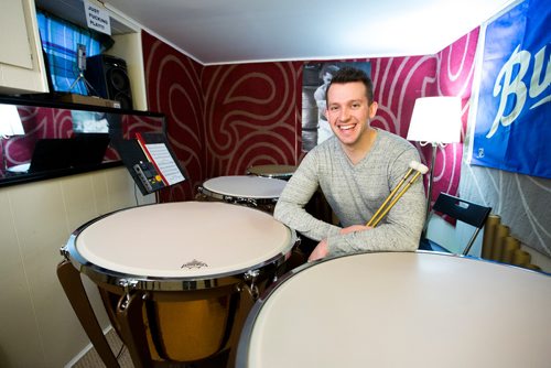 MIKAELA MACKENZIE / WINNIPEG FREE PRESS
Winnipeg Symphony Orchestra timpanist Mike Kemp poses for a portrait with his drums in Winnipeg on Tuesday, Feb. 19, 2019.
Winnipeg Free Press 2019.