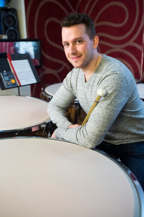 MIKAELA MACKENZIE / WINNIPEG FREE PRESS
Winnipeg Symphony Orchestra timpanist Mike Kemp poses for a portrait with his drums in Winnipeg on Tuesday, Feb. 19, 2019.
Winnipeg Free Press 2019.