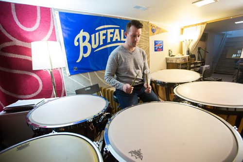 MIKAELA MACKENZIE / WINNIPEG FREE PRESS
Winnipeg Symphony Orchestra timpanist Mike Kemp plays at his house in Winnipeg on Tuesday, Feb. 19, 2019.
Winnipeg Free Press 2019.