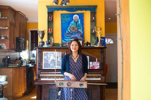 MIKAELA MACKENZIE / WINNIPEG FREE PRESS
Alt-folk musician Keri Latimer poses for a portrait with her theremin in Winnipeg on Tuesday, Feb. 19, 2019.
Winnipeg Free Press 2019.