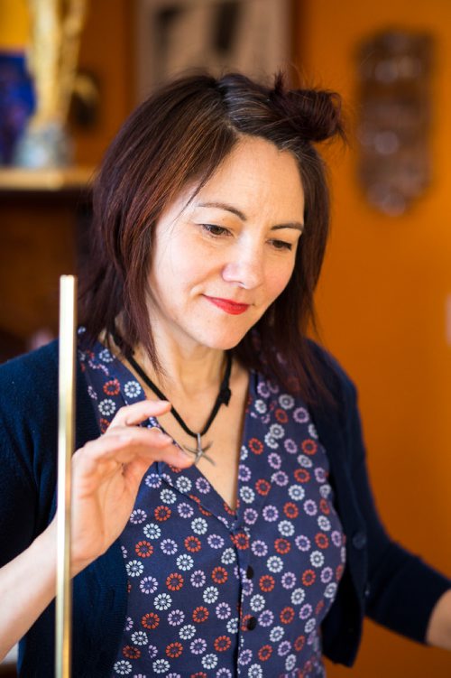 MIKAELA MACKENZIE / WINNIPEG FREE PRESS
Alt-folk musician Keri Latimer poses plays her theremin in Winnipeg on Tuesday, Feb. 19, 2019.
Winnipeg Free Press 2019.