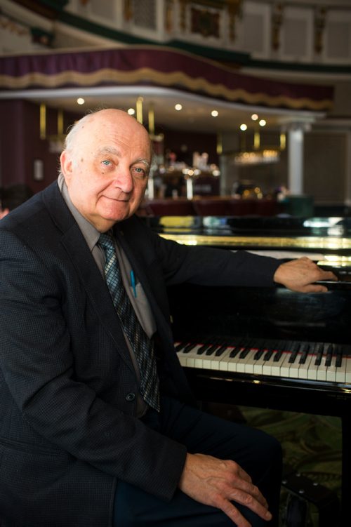 MIKAELA MACKENZIE / WINNIPEG FREE PRESS
Ron Paley, lounge pianist and big band leader, plays at the Fort Garry Hotel in Winnipeg on Friday, Feb. 15, 2019.
Winnipeg Free Press 2019.