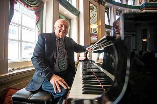 MIKAELA MACKENZIE / WINNIPEG FREE PRESS
Ron Paley, lounge pianist and big band leader, plays at the Fort Garry Hotel in Winnipeg on Friday, Feb. 15, 2019.
Winnipeg Free Press 2019.