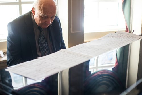 MIKAELA MACKENZIE / WINNIPEG FREE PRESS
Ron Paley, lounge pianist and big band leader, plays at the Fort Garry Hotel in Winnipeg on Friday, Feb. 15, 2019.
Winnipeg Free Press 2019.