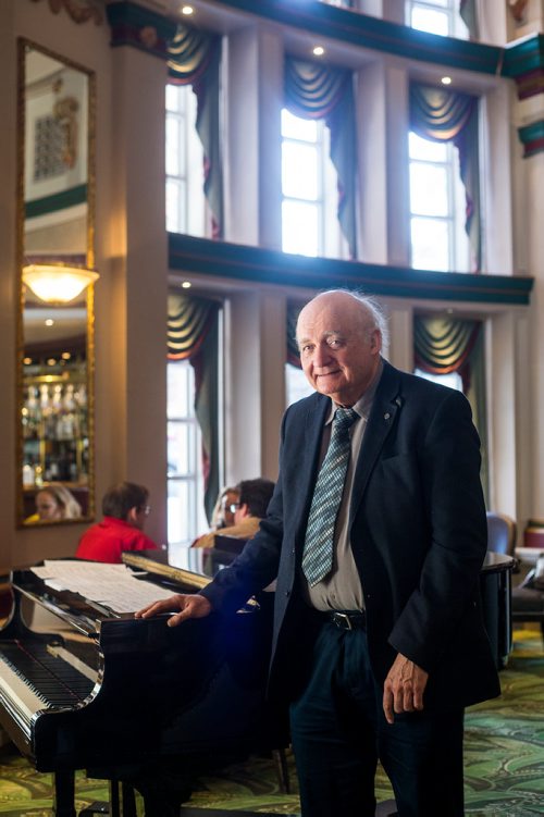 MIKAELA MACKENZIE / WINNIPEG FREE PRESS
Ron Paley, lounge pianist and big band leader, plays at the Fort Garry Hotel in Winnipeg on Friday, Feb. 15, 2019.
Winnipeg Free Press 2019.