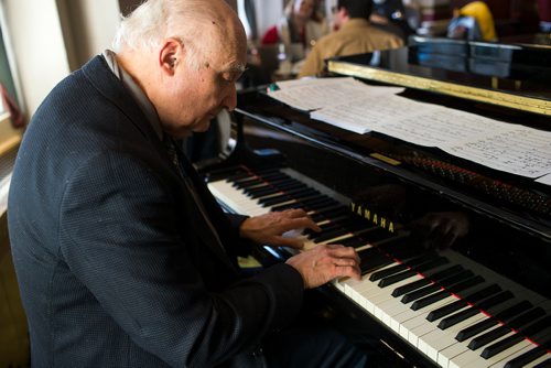 MIKAELA MACKENZIE / WINNIPEG FREE PRESS
Ron Paley, lounge pianist and big band leader, plays at the Fort Garry Hotel in Winnipeg on Friday, Feb. 15, 2019.
Winnipeg Free Press 2019.