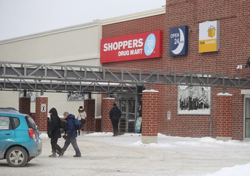 TREVOR HAGAN/ WINNIPEG PRESS
Shoppers Drug Mart in Osborne Village. Shoppers has announced they will no longer be operating stores 24 hours, Wednesday, February 20, 2019.