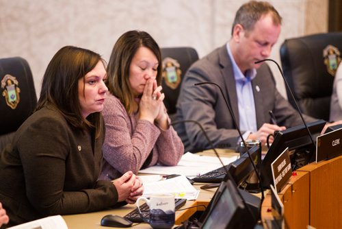 MIKAELA MACKENZIE / WINNIPEG FREE PRESS
Councillor Sherri Rollins listens at the Oake centre appeal at City Hall in Winnipeg on Thursday, Feb. 21, 2019.
Winnipeg Free Press 2019.