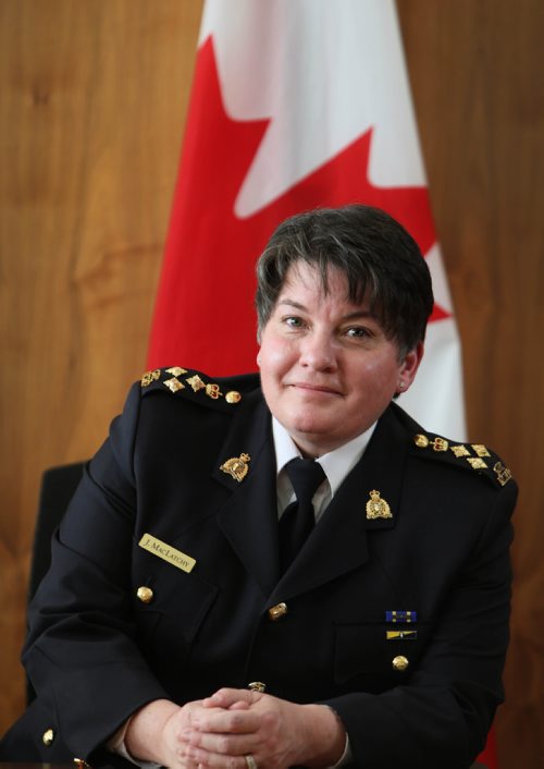 RUTH BONNEVILLE / WINNIPEG FREE PRESS


LOCAL - RCMP CO Jane MacLatchy

Portraits of A/Commr. Maclatchy 
New Commanding Officer of the Manitoba RCMP in Winnipeg RCMP Head Office. 

See Carol Sanders story.

Feb 21, 2019
