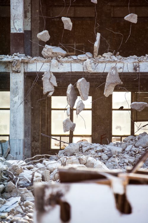 MIKAELA MACKENZIE / WINNIPEG FREE PRESS
The Canada Bread bakery on Burnell Street, constructed in 1912, gets demolished in Winnipeg on Friday, Feb. 22, 2019.
Winnipeg Free Press 2019.