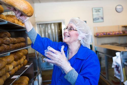 MIKAELA MACKENZIE / WINNIPEG FREE PRESS
Dale Danis stocks shelves at City Bread in Winnipeg on Friday, Feb. 22, 2019.
Winnipeg Free Press 2019.