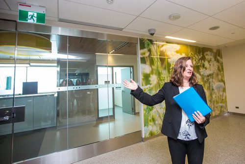 MIKAELA MACKENZIE / WINNIPEG FREE PRESS
Lynda Tjaden, Director of Patient Services in womens health, talks about the postpartum area while leading a tour of the new HSC Winnipeg Womens Hospital in Winnipeg on Tuesday, Feb. 26, 2019. 
Winnipeg Free Press 2019.