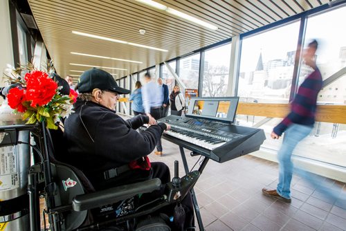 MIKAELA MACKENZIE / WINNIPEG FREE PRESS
Olive Yaremko plays the keyboard every day in the skywalks downtown in Winnipeg on Wednesday, Feb. 27, 2019. She hopes to brighten the day of passers-by when they hear her music.
Winnipeg Free Press 2019.