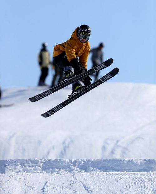 TREVOR HAGAN / WINNIPEG FREE PRESS
Noah Leppelmann, 16, skiing at Spring Hill Winter Park, Saturday, March 2, 2019.