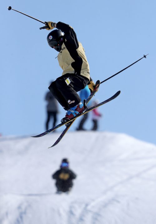 TREVOR HAGAN / WINNIPEG FREE PRESS
Rowan Parnell, 14, skiing at Spring Hill Winter Park, Saturday, March 2, 2019.