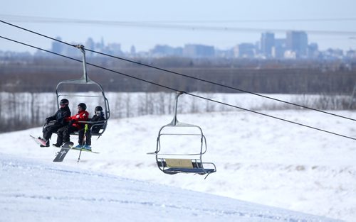 TREVOR HAGAN / WINNIPEG FREE PRESS
Skiers and snowboarders at Spring Hill Winter Park, Saturday, March 2, 2019.