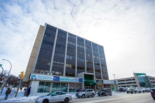 MIKAELA MACKENZIE / WINNIPEG FREE PRESS
The Family Medical Centre on Taché Avenue (across the street from the St. Boniface Hospital) in Winnipeg on Monday, March 4, 2019. The centre will soon be closing its doors.
Winnipeg Free Press 2019.