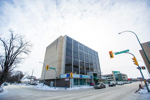 MIKAELA MACKENZIE / WINNIPEG FREE PRESS
The Family Medical Centre on Taché Avenue (across the street from the St. Boniface Hospital) in Winnipeg on Monday, March 4, 2019. The centre will soon be closing its doors.
Winnipeg Free Press 2019.