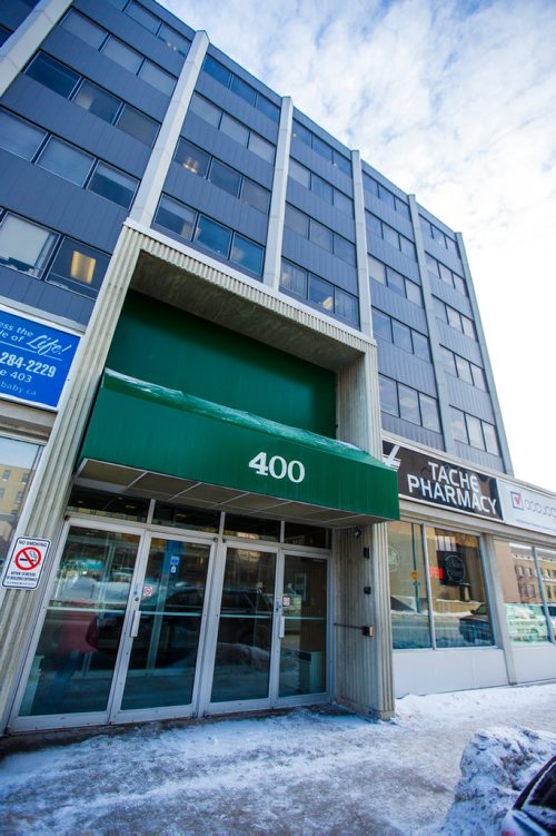 MIKAELA MACKENZIE / WINNIPEG FREE PRESS
The Family Medical Centre on Taché Avenue (across the street from the St. Boniface Hospital) in Winnipeg on Monday, March 4, 2019. The centre will soon be closing its doors.
Winnipeg Free Press 2019.