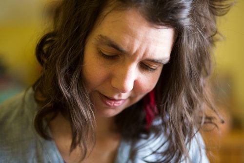 MIKAELA MACKENZIE / WINNIPEG FREE PRESS
Jodie Jane, owner of Little Wing, makes wool birds out of yarn and wire in her home in Winnipeg on Monday, March 4, 2019. 
Winnipeg Free Press 2019.