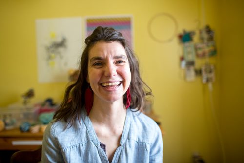 MIKAELA MACKENZIE / WINNIPEG FREE PRESS
Jodie Jane, owner of Little Wing, makes wool birds out of yarn and wire in her home in Winnipeg on Monday, March 4, 2019. 
Winnipeg Free Press 2019.