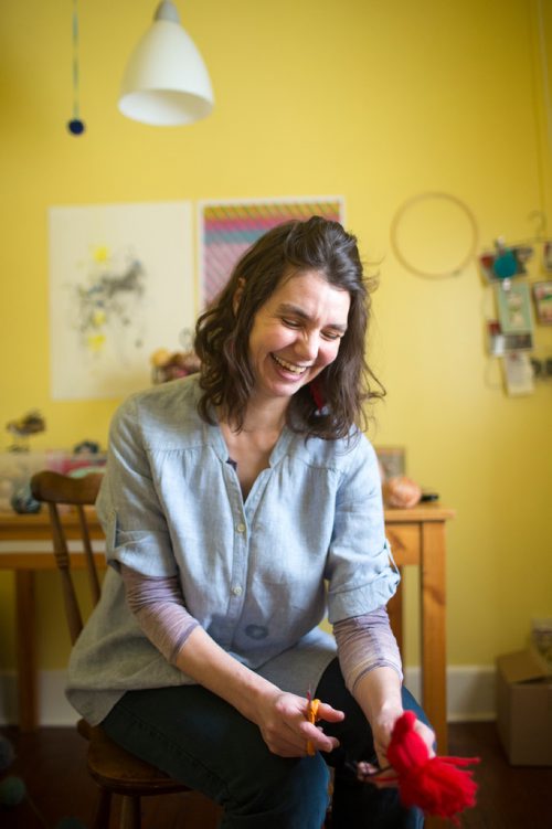 MIKAELA MACKENZIE / WINNIPEG FREE PRESS
Jodie Jane, owner of Little Wing, makes wool birds out of yarn and wire in her home in Winnipeg on Monday, March 4, 2019. 
Winnipeg Free Press 2019.