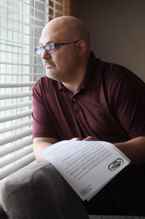 RUTH BONNEVILLE / WINNIPEG FREE PRESS

LOCAL - Ron East

Portrait of Ron East in his home with letter of apology he received from cab driver with Unicity Taxi.  

See Alex Paul story. 

March 06, 2019
