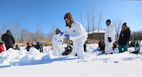 RUTH BONNEVILLE / WINNIPEG FREE PRESS

LOCAL -  Arctic Science Day at FortWhyte Alive

Students from Shaftesbury High School take clean samples of fresh snow during one of their outdoor  experiments with the guidance of  University of Manitoba Environmental Science students while taking part in the  Arctic Science Day at FortWhyte Alive, an arctic learning symposium co-hosted with the University of Manitoba's Centre for Observational Earth Sciences (CEOS), Thursday.  

Standup photo 

March 07, 2019
