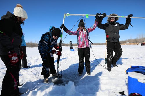 RUTH BONNEVILLE / WINNIPEG FREE PRESS

LOCAL -  Arctic Science Day at FortWhyte Alive

Students from St. Pauls High School in Elie Manitoba learn how to measure the transmission of light through ice and snow with probe arm on one of the lakes at Fort Whyte while taking part in the  Arctic Science Day at FortWhyte Alive, an arctic learning symposium co-hosted with the University of Manitoba's Centre for Observational Earth Sciences (CEOS), Thursday.  

Standup photo 

March 07, 2019
