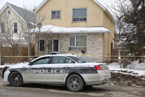 MIKE DEAL / WINNIPEG FREE PRESS
Winnipeg Police forensic unit gather evidence at a house in the 200 block of Selkirk Avenue Friday afternoon where a critically injured person was found early in the morning. He later passed away after being taken to the hospital. 
190308 - Friday, March 8, 2019
