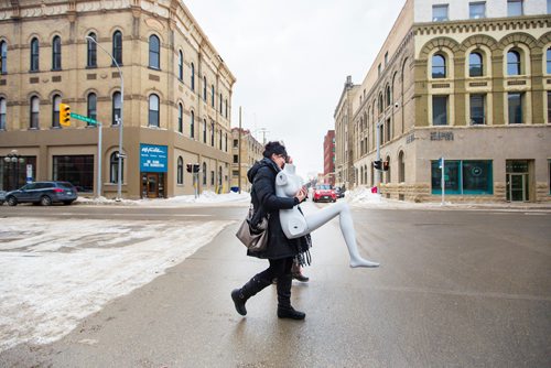 MIKAELA MACKENZIE / WINNIPEG FREE PRESS
Artist Aurelia Bizouard (front) and curator Emilie Lemay carry mannequin parts in advance of an exhibit, Aurora Civitas, opening in Winnipeg on Friday, March 8, 2019. The installation will be presented on Thursday, March 14th at La Galerie D'art du CCFM.
Winnipeg Free Press 2019.
