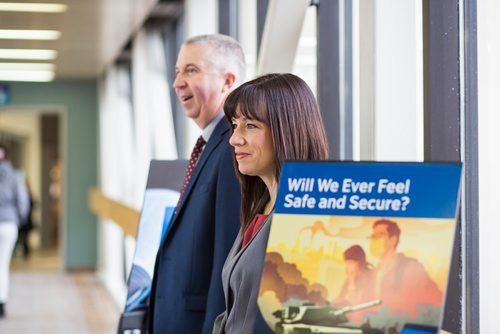 MIKAELA MACKENZIE / WINNIPEG FREE PRESS
Darren and Jennifer Rapp, Jehovahs Witnesses, spread the good news in the skywalk in downtown Winnipeg on Thursday, March 14, 2019. 
Winnipeg Free Press 2019.