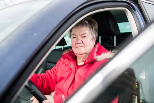MIKAELA MACKENZIE / WINNIPEG FREE PRESS
Connie Newman, executive director of the Manitoba Association of Senior Centres, poses for a portrait in her car Winnipeg on Thursday, March 14, 2019. Newman believes driver retesting should be outcome-based (collisions, medical conditions) regardless of age, without mandatory age-based retesting.
Winnipeg Free Press 2019.