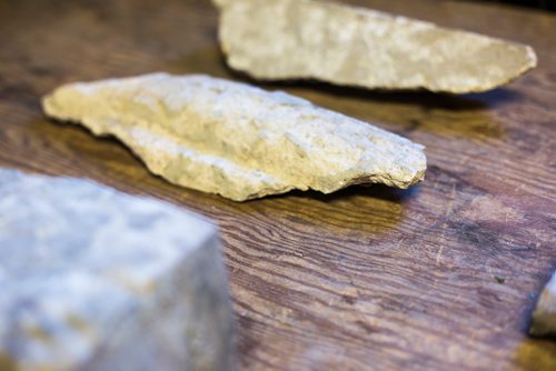 MIKAELA MACKENZIE / WINNIPEG FREE PRESS
Loose pieces that have been taken off of the Manitoba Legislative Building in Winnipeg on Friday, March 15, 2019. $10 million in annual funding was announced for the restoration and preservation of the building.
Winnipeg Free Press 2019.