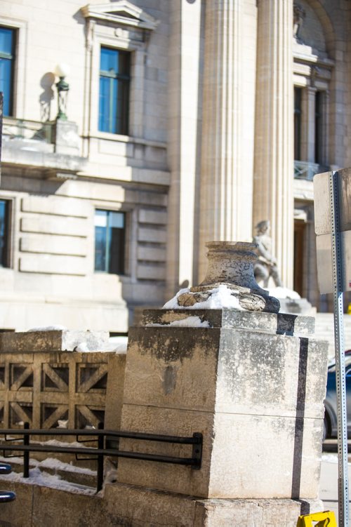 MIKAELA MACKENZIE / WINNIPEG FREE PRESS
Tilting foundations, where an urn had to be taken off because of the extreme angle, at the Manitoba Legislative Building in Winnipeg on Friday, March 15, 2019. $10 million in annual funding was announced for the restoration and preservation of the building.
Winnipeg Free Press 2019.