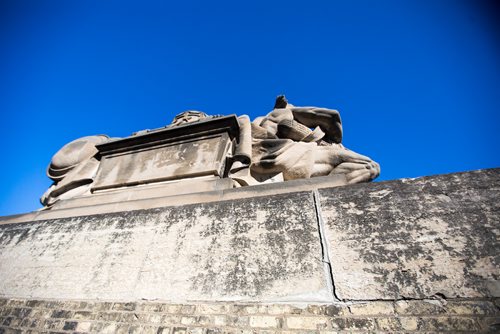 MIKAELA MACKENZIE / WINNIPEG FREE PRESS
Cracks in the stone of the Manitoba Legislative Building in Winnipeg on Friday, March 15, 2019. $10 million in annual funding was announced for the restoration and preservation of the building.
Winnipeg Free Press 2019.