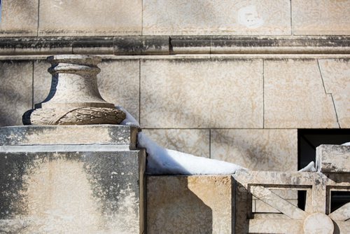 MIKAELA MACKENZIE / WINNIPEG FREE PRESS
Tilting foundations, where an urn had to be taken off because of the extreme angle, and stone missing because of vandalism at the Manitoba Legislative Building in Winnipeg on Friday, March 15, 2019. $10 million in annual funding was announced for the restoration and preservation of the building.
Winnipeg Free Press 2019.