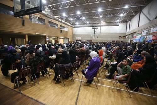 TREVOR HAGAN/ WINNIPEG PRESS
Idris Elbakri addressing a large gathering at Winnipeg Grand Mosque, Friday, March 15, 2019.