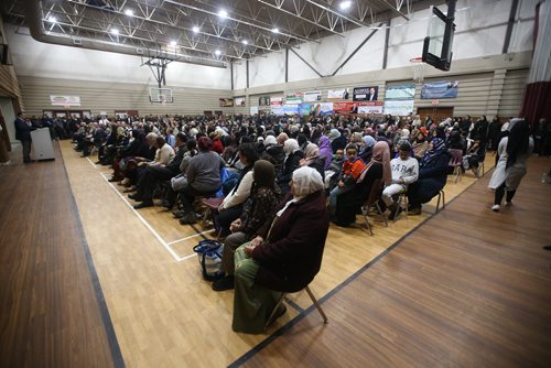 TREVOR HAGAN/ WINNIPEG PRESS
Idris Elbakri addressing a large gathering at Winnipeg Grand Mosque, Friday, March 15, 2019.