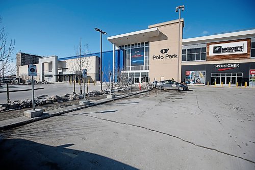 JOHN WOODS / WINNIPEG FREE PRESS
Pay-for-use premium parking sits unused at Polo Park shopping centre in Winnipeg Monday, March 18, 2019.