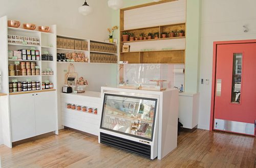 Canstar Community News March 21, 2019 -Black Market Provisions sells good food to go and has cases stocked with fresh soups, salads, breads, and locally sourced pantry staples. Also, ice pops and vegan ice cream. (DANIELLE DA SILVA/SOUWESTER/CANSTAR)