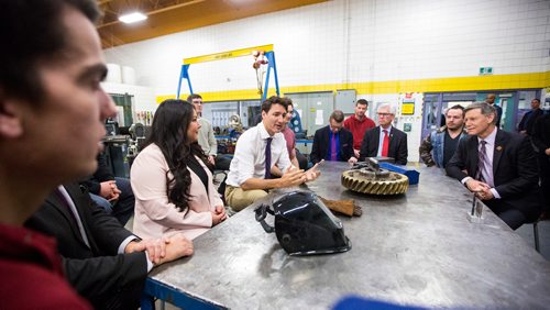 MIKAELA MACKENZIE / WINNIPEG FREE PRESS
Prime Minister Justin Trudeau speaks to students and officials while touring the Manitoba Institute of Trades and Technology in Winnipeg on Tuesday, March 26, 2019. 
Winnipeg Free Press 2019.