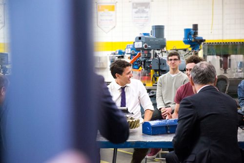 MIKAELA MACKENZIE / WINNIPEG FREE PRESS
Prime Minister Justin Trudeau speaks to students and officials while touring the Manitoba Institute of Trades and Technology in Winnipeg on Tuesday, March 26, 2019. 
Winnipeg Free Press 2019.