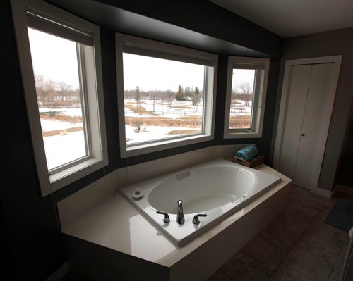 PHIL HOSSACK / WINNIPEG FREE PRESS - 10 Oakmont Crescent in Headingley. Main Bath tub. See story.- March 26, 2019.