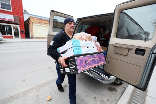 RUTH BONNEVILLE / WINNIPEG FREE PRESS


LOCAL - James Favel, Bear Clan Patrol 

Portrait personality photos for feature story on James Favel of the Bear Clan patrol .  Photos at the Bear Clan headquarters at 584 Selkirk Ave. 
Photo of James carrying in donated food items.

See Doug Speirs story. 

March 26, 2019

