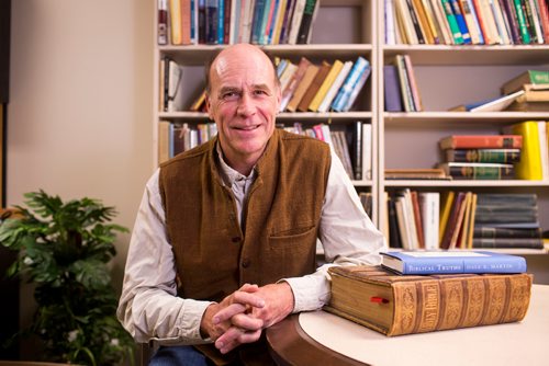 MIKAELA MACKENZIE / WINNIPEG FREE PRESS
Arthur Walker-Jones, conference organizer, poses for a portrait in advance of a conference on biblical and theological studies in public universities in Winnipeg on Monday, April 1, 2019.  For Brenda Suderman story.
Winnipeg Free Press 2019.