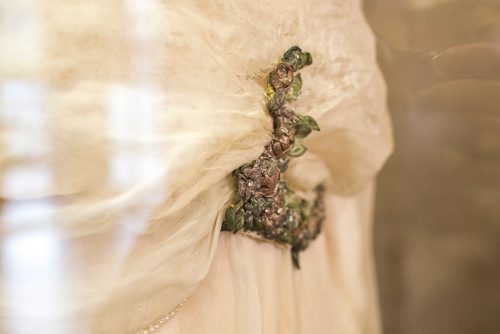 MIKAELA MACKENZIE / WINNIPEG FREE PRESS
The Muriel Richardson dress on display in the Richardson Building in Winnipeg on Monday, April 1, 2019.  For Cassidy Dankochik story.
Winnipeg Free Press 2019.