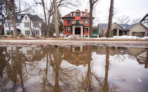 MIKAELA MACKENZIE / WINNIPEG FREE PRESS
Armstrong's Point in Winnipeg on Monday, April 1, 2019.  Heritage designation for the neighbourhood was unanimously approved by the committee. For Also Santin story.
Winnipeg Free Press 2019.